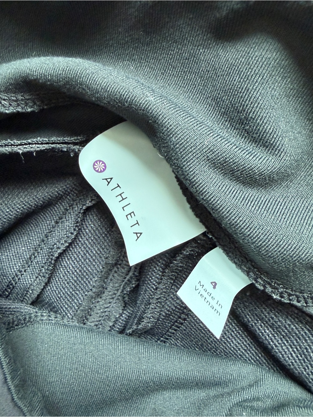 Athleta Black Leggings Zipper Pocket Size 4 - Picture 5 of 6